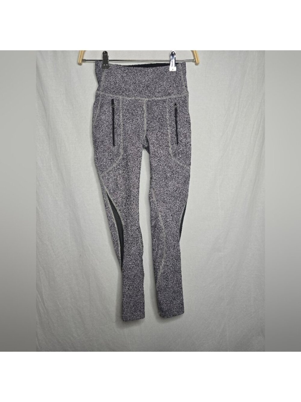 Lululemon Invigorate 7/8 Tight (25")Sea Spray Alpine White Dark Chrome size 2